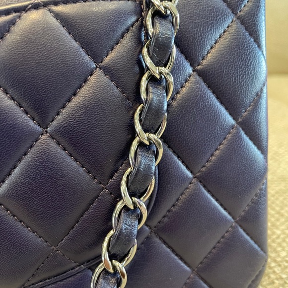 Authentic CHANEL Lambskin Medium Classic Flap - Picture 11 of 12